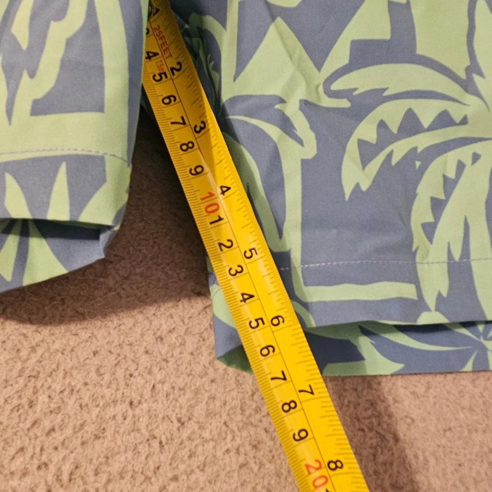 Chubbies Mens Swim Trunks Large Green Blue Palm Tree Tropical 5.5 Inseam Shorts